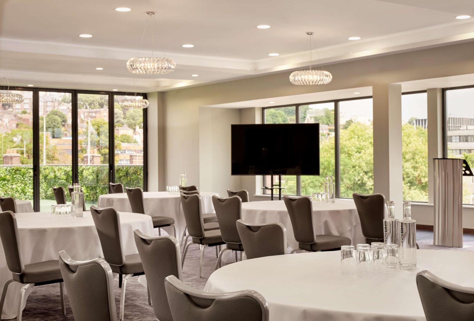 Doubletree By Hilton Lincoln Hotel Exterior foto